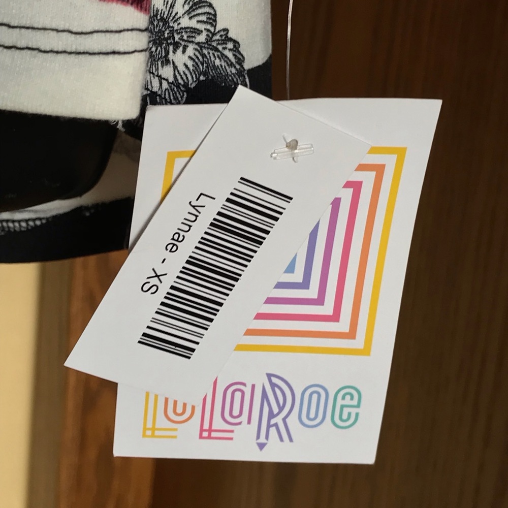 LuLaRoe XS Lynnae Black Floral Stripe NWT Unicorn - Picture 6 of 8